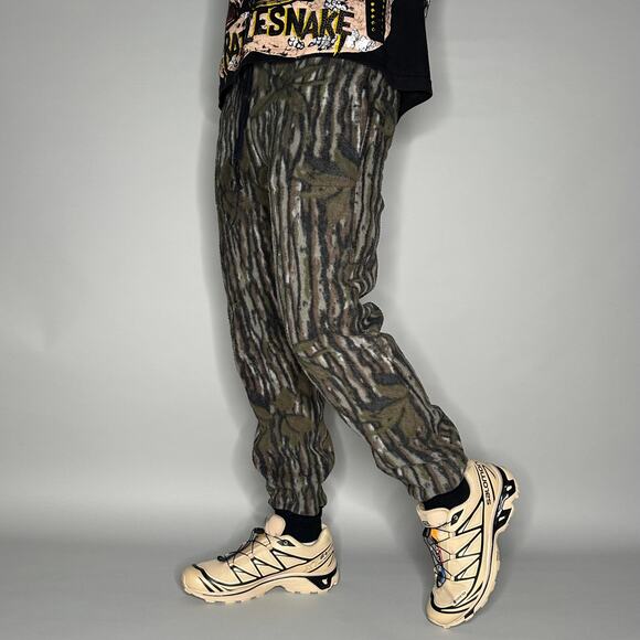 Vintage Hunting Camo Sweatpants Fleece Joggers Tree Bark Woodland 90s - Picture 1 of 4